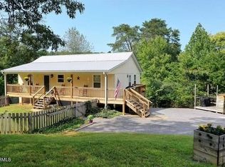 908 Coker Rd, Maryville, TN 37801