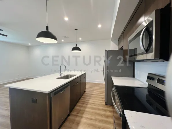 408 Dr Martin Luther King Jr Blvd #103, Waxahachie, TX 75165