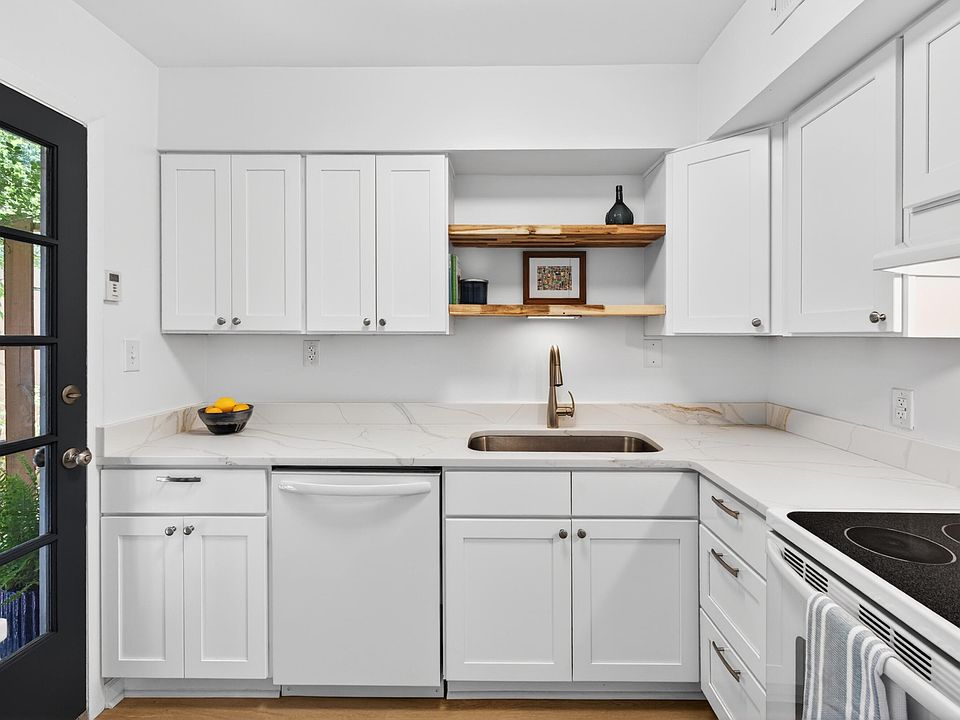 1st image of 220 Elizabeth St APT B4