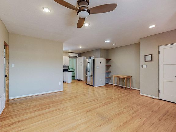 4th image of 1321 Lobo Pl NE