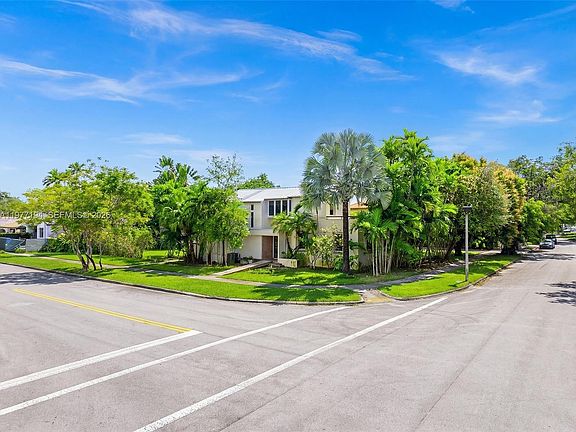 5th image of 701 SW 27th Rd