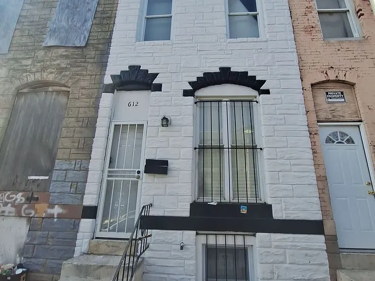612 N Glover St — Photo 1