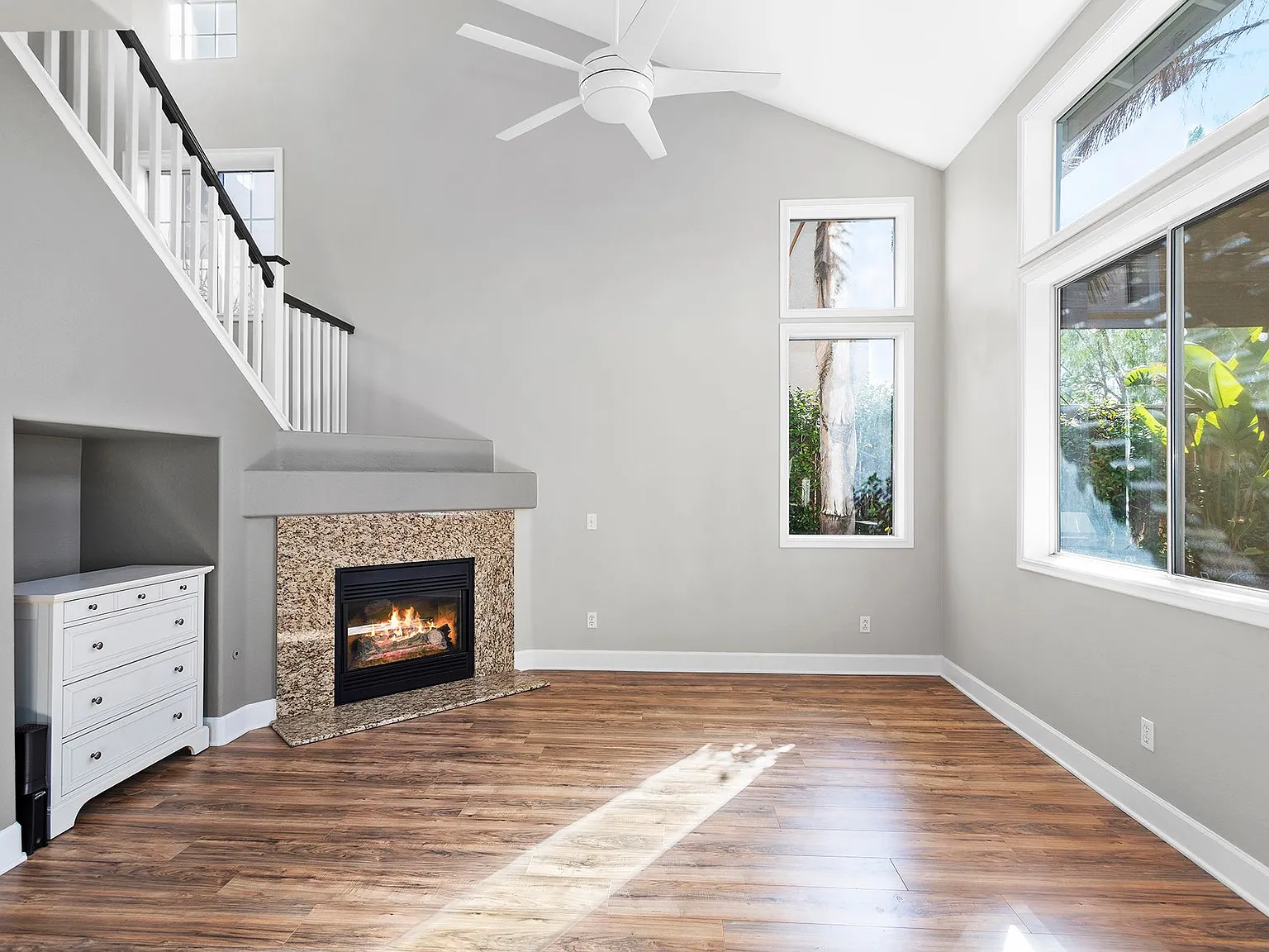 3 bed, 2.5 bath, 1442 sqft, $3,700 — Photo 4