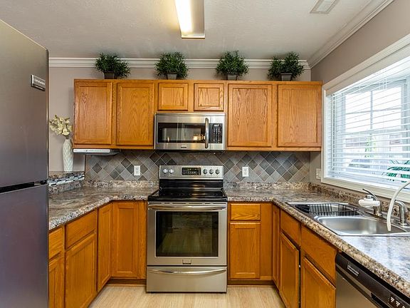 2nd image of 2477 Mosby Ct #31
