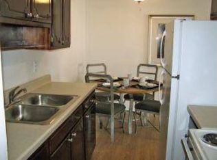 4001 W 89th St APT 211, Bloomington, MN 55437