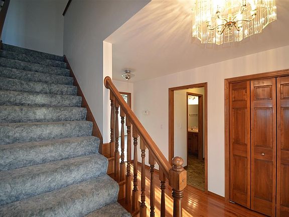 Open Staircase Foyer