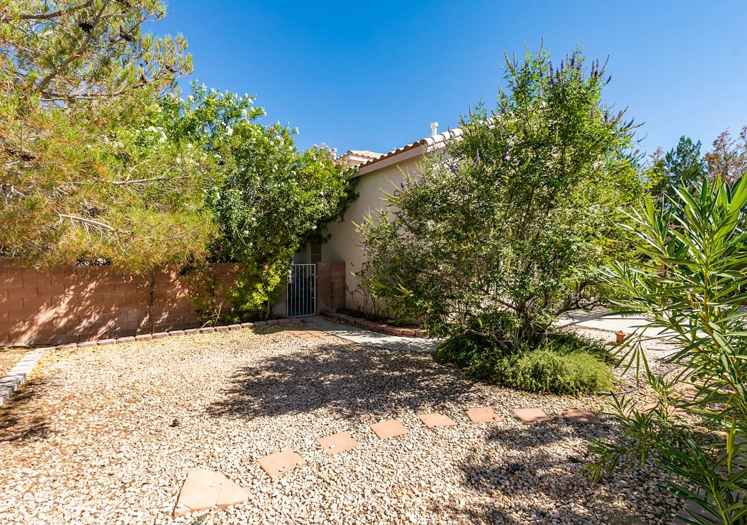 Charming Henderson Home on a Corner Cul-de-Sac Lot — Photo 3
