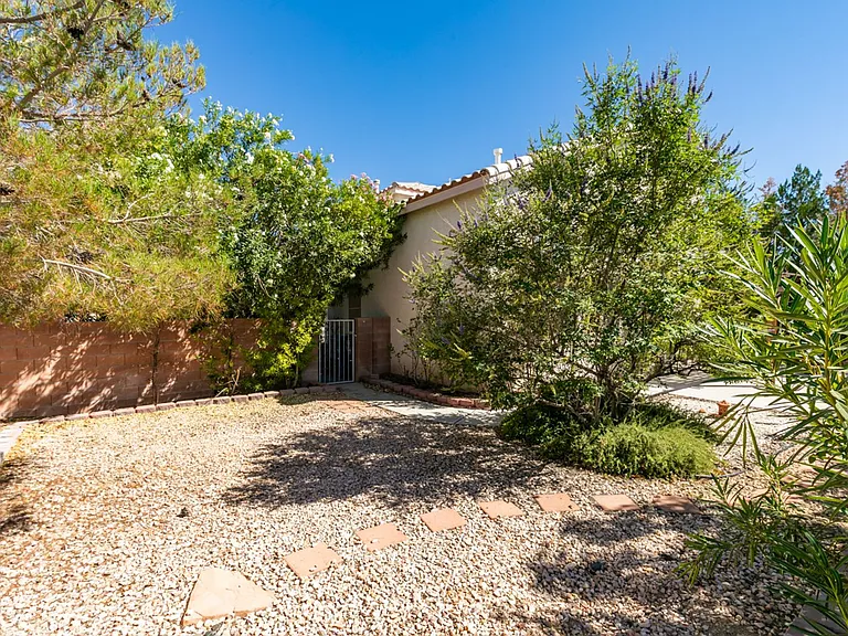 2760 Saigon Dr — Photo 3