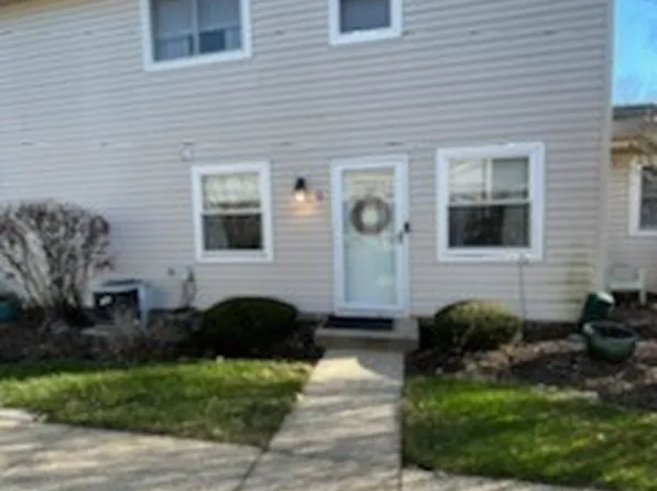 2408 Island Dr NW #C, Uniontown, OH 44685