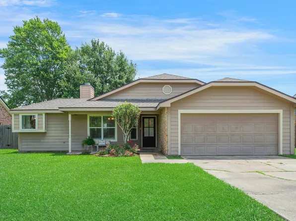404 Kirkwood Ln, Youngsville, LA 70592