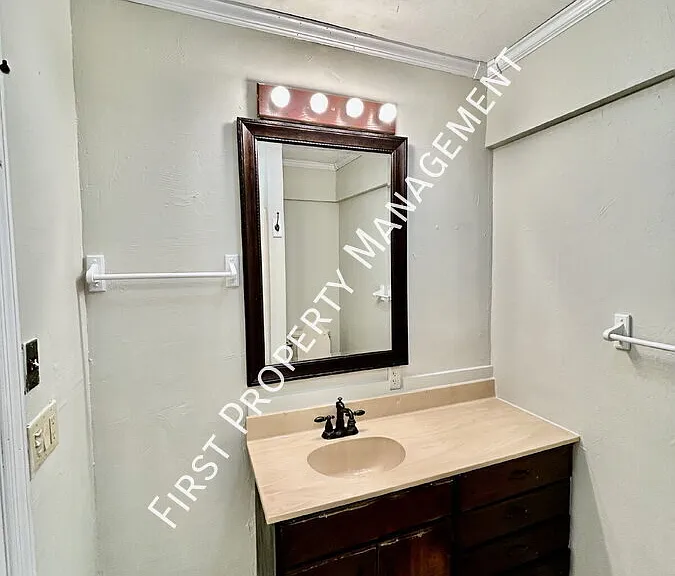 104 Foster St — Photo 23