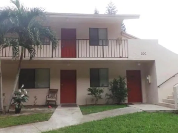 200 Nottingham Cir APT J, Greenacres, FL 33463