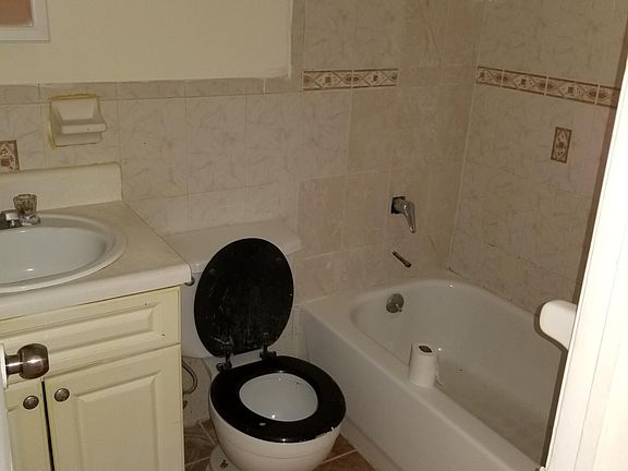5th image of 3541 Barnes Ave