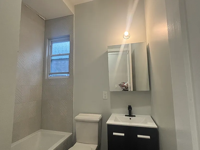 112 Duncan Ave #C — Photo 9