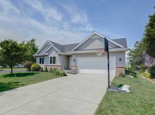 424 Little Bear Dr, Middleton, WI 53562