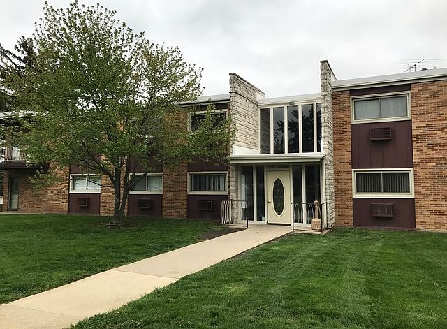 1st image of 120 Collen Dr APT 111