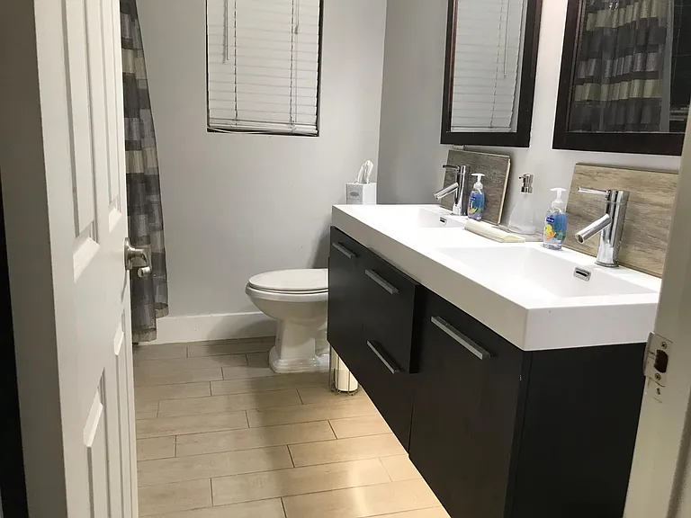 4708 N Miller Rd — Photo 8