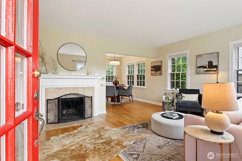 3rd image of 5510 43rd Avenue NE