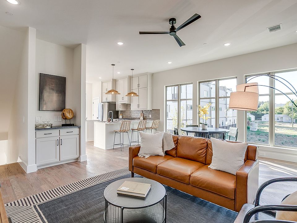 1st image of 2820 Weisenberger St #100