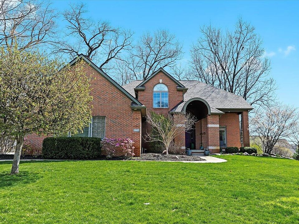 2nd image of 579 Woodsedge Ln
