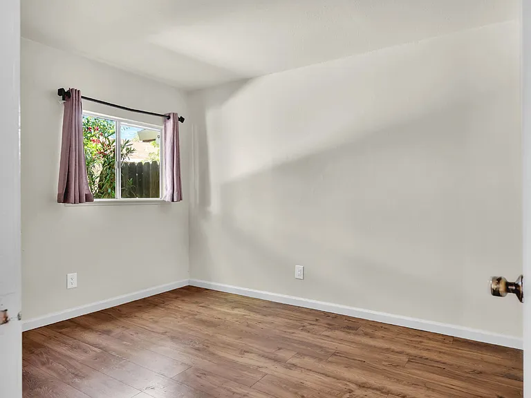 709 Arnold St — Photo 16