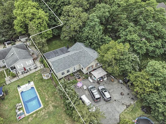 3rd image of 669 Flanders Road