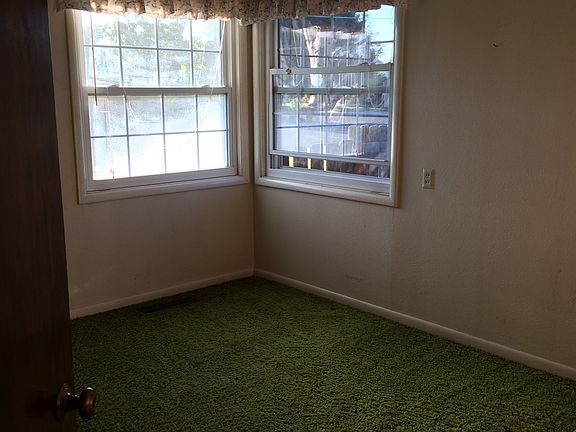 Front corner bedroom