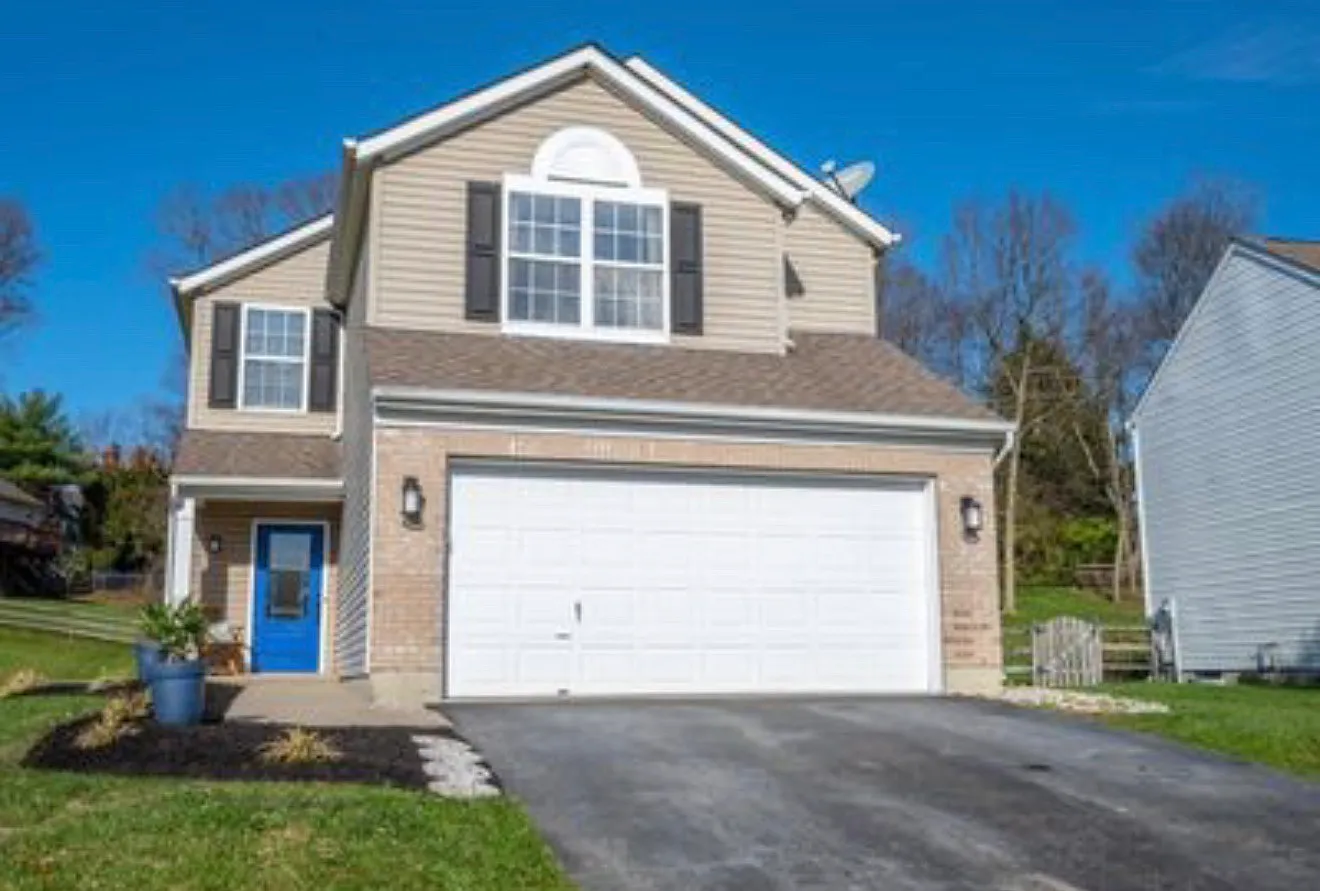 3 bed, 2.5 bath, 1708 sqft, $2,375 — Photo 2