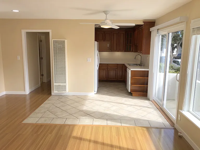 419 Avenue G — Photo 14