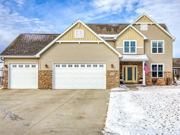 1974 Big Bend Dr, Neenah, WI 54956
