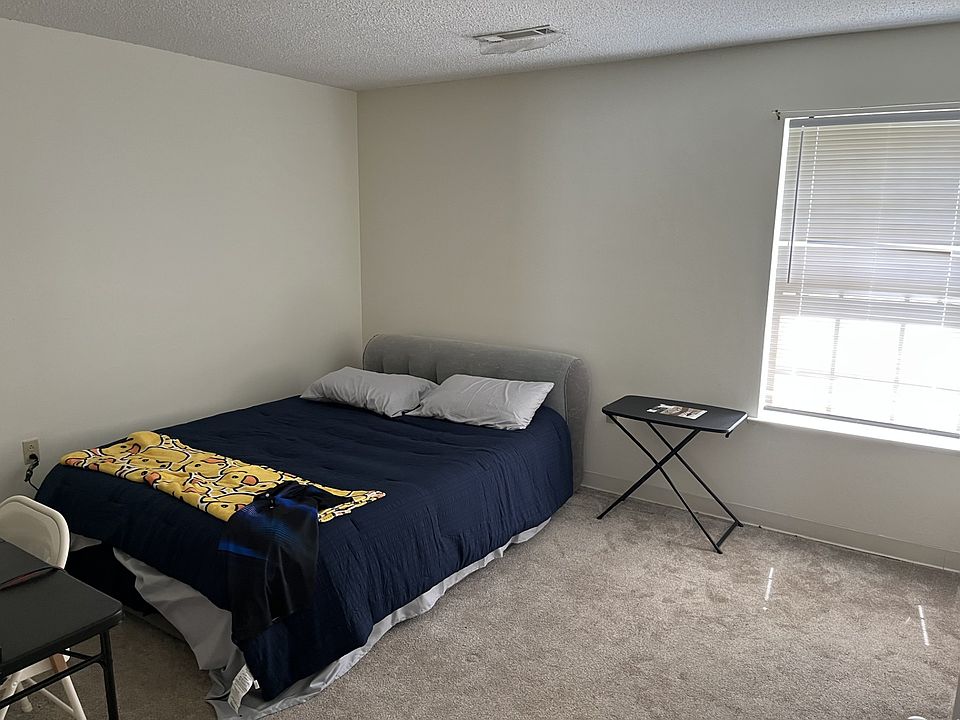 2nd image of 1405 Ross Clark Cir