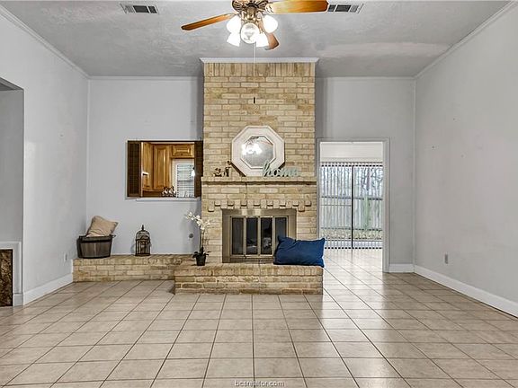 4th image of 3002 Forestwood Dr