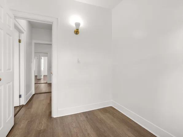 7-06 College Point Boulevard image 21 of 44