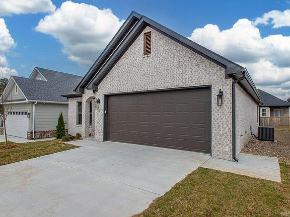 3rd image of 190 Fletcher Ridge Dr