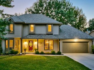 13718 S Brougham Dr, Olathe, KS 66062