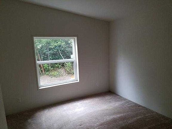 3rd image of 110 E Hidden Horse Ct