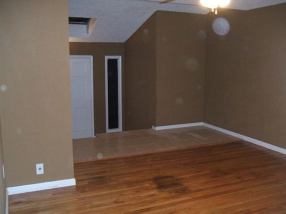 3rd image of 1432 E 38th St Unit B