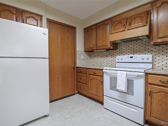 5th image of 3827 Bates Rd