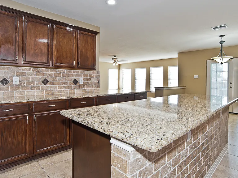 318 Kissimmee Dr — Photo 8