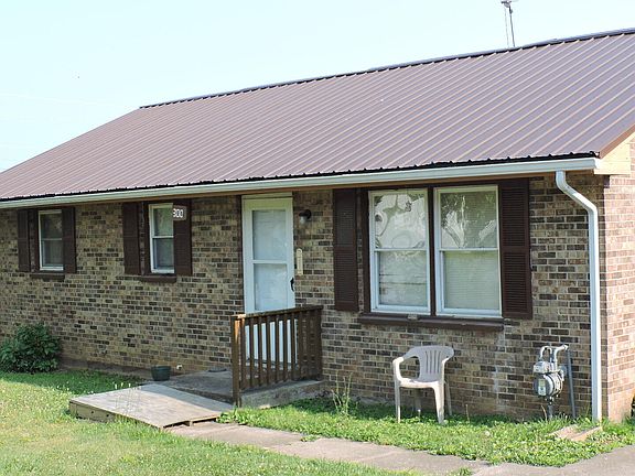2nd image of 300 Ashgrove Dr