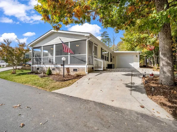 408 Elzie Hill Dr, Hendersonville, NC 28792