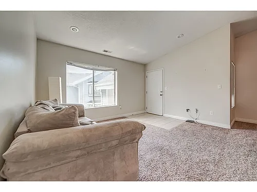 1541 N Riverside Ave Photo 1