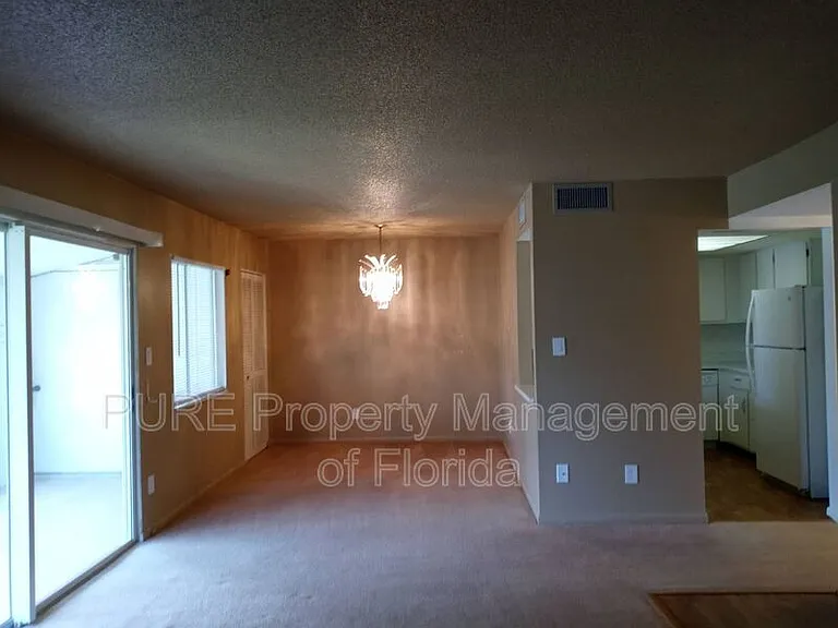 549 Fairways Dr #B — Photo 7