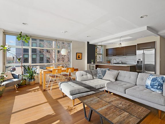 3rd image of 460 Manhattan Ave APT 2A
