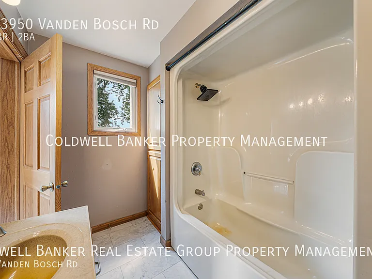 N3950 Vanden Bosch Rd — Photo 17