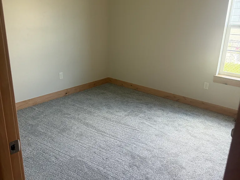 120 Legget Ave — Photo 14