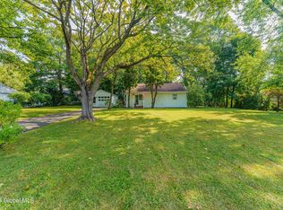 2 Charming Ln, Loudonville, NY 12211