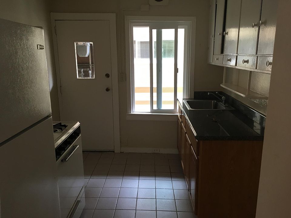 2nd image of 747 Cabrillo St