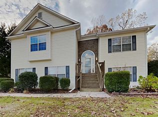 3931 Robindale Dr, Douglasville, GA 30135