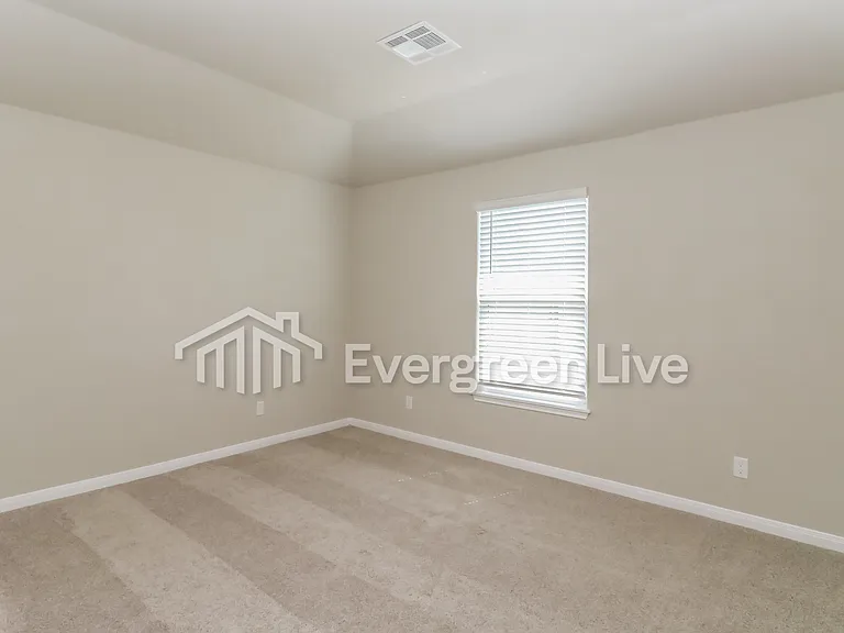 920 NW 3rd St — Photo 15